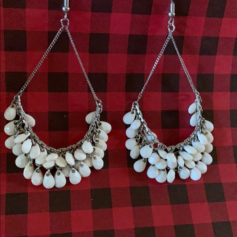Earrings; White; Beaded; Drop; Teardrop; Pierced